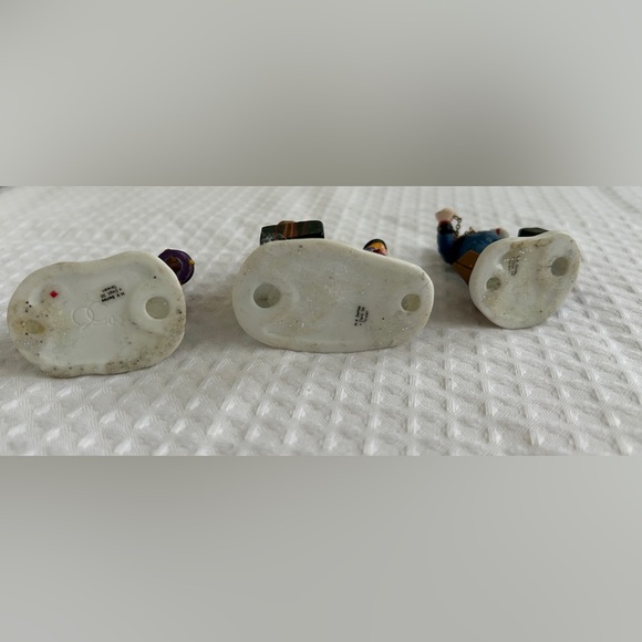 Department 56 “Going Home For The Holidays” - Picture 6 of 6